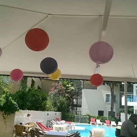 Tolan شقة فندقية 3*