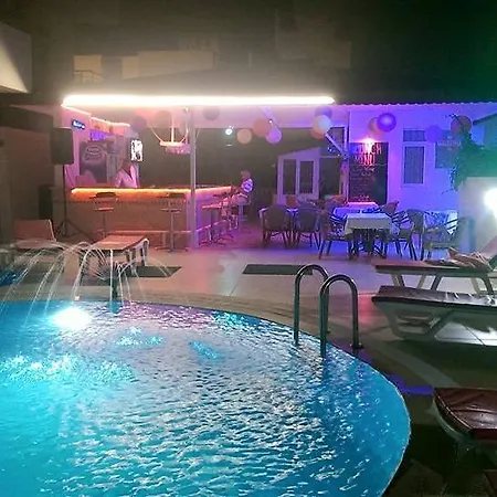 Tolan 公寓式酒店 3*
